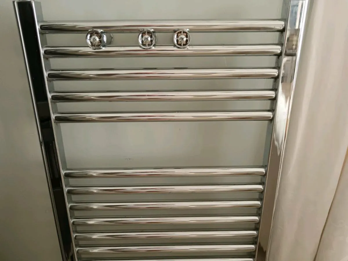 Heated towel rail - Image 2