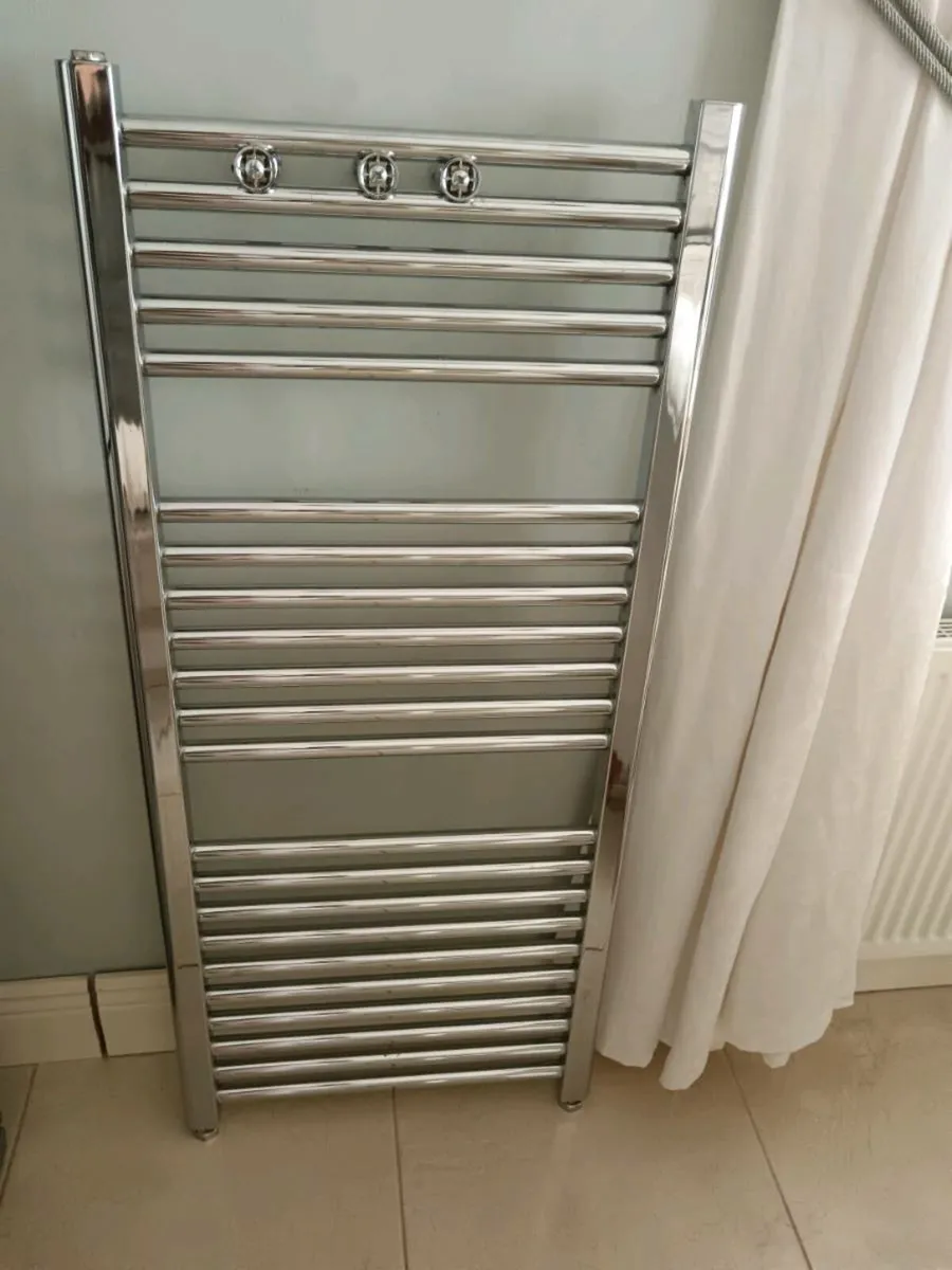 Heated towel rail - Image 3
