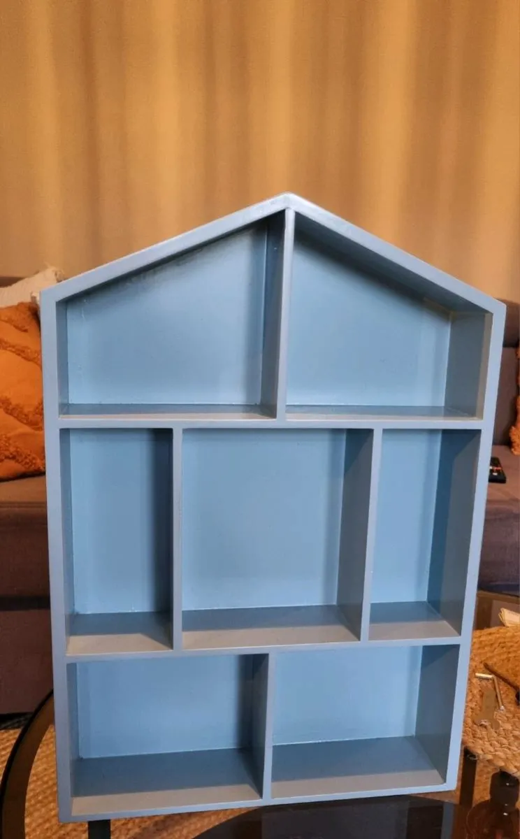 Small hanging shelf