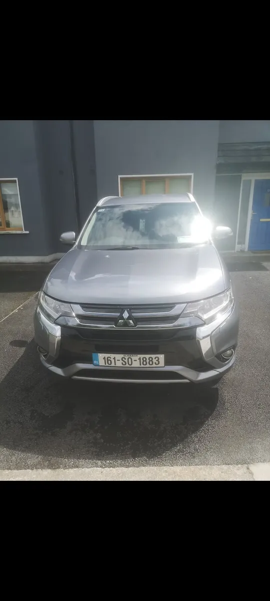 161 Mitsubishi Outlander PHev - Image 2