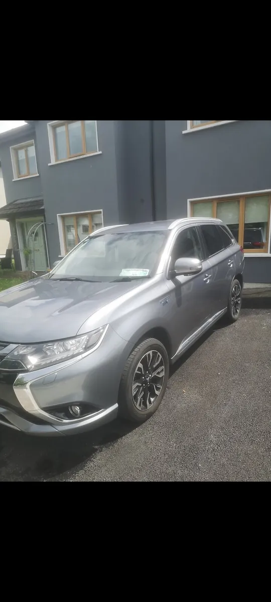 161 Mitsubishi Outlander PHev - Image 3
