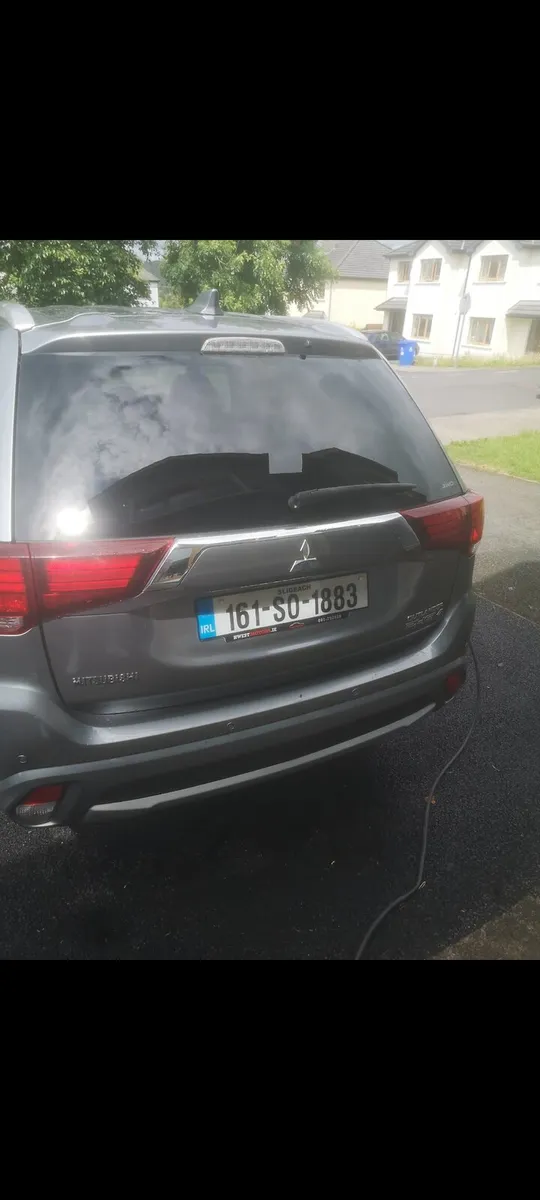 161 Mitsubishi Outlander PHev - Image 4