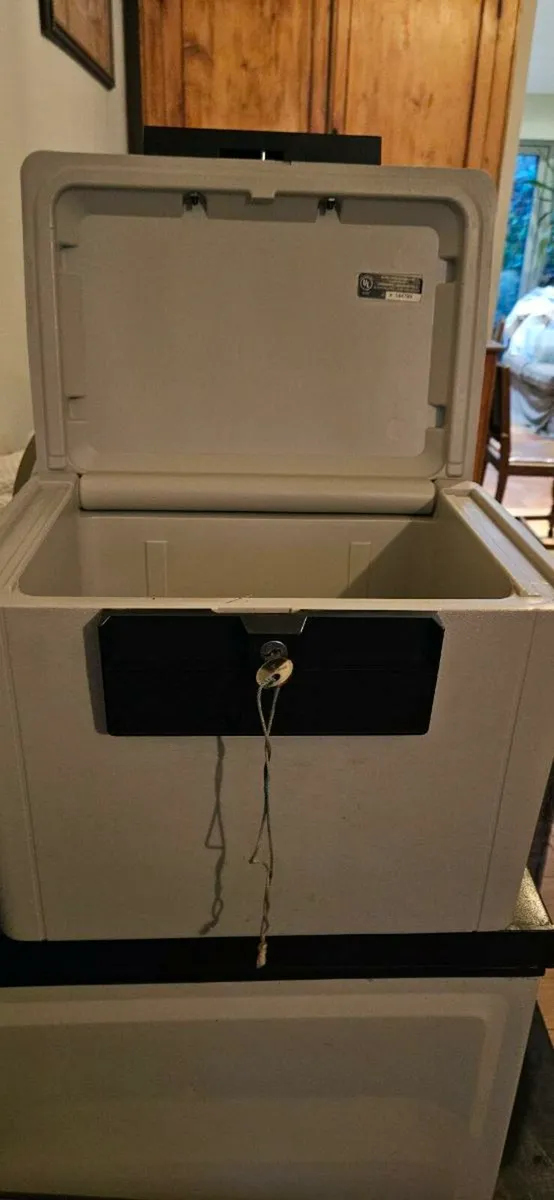 Fireproof safe for home or small business - Image 2