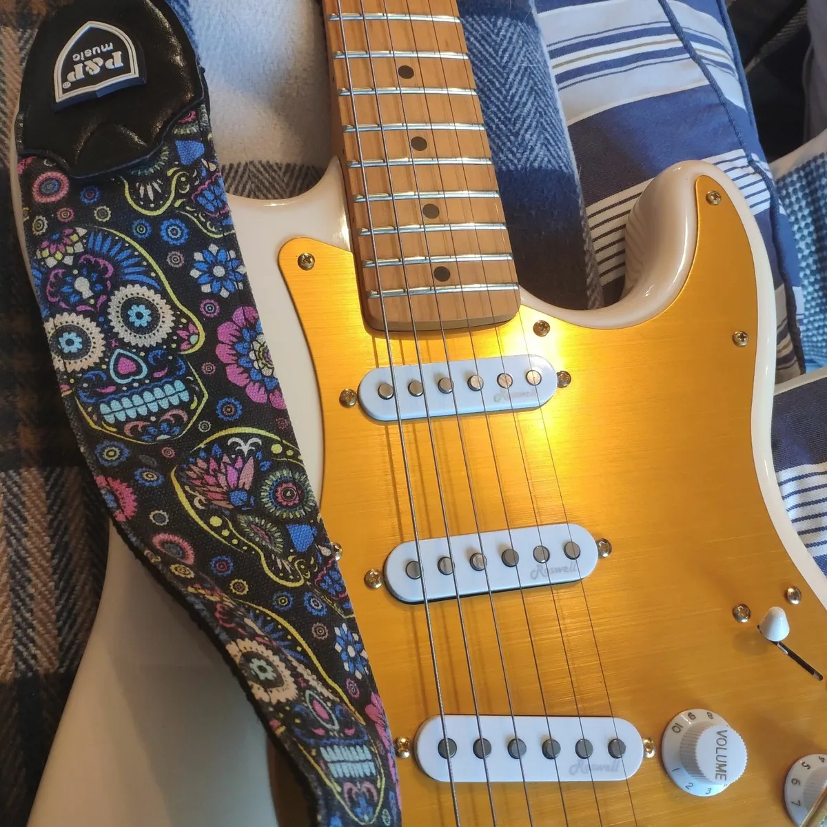 Harley Benton Guitar - Image 3