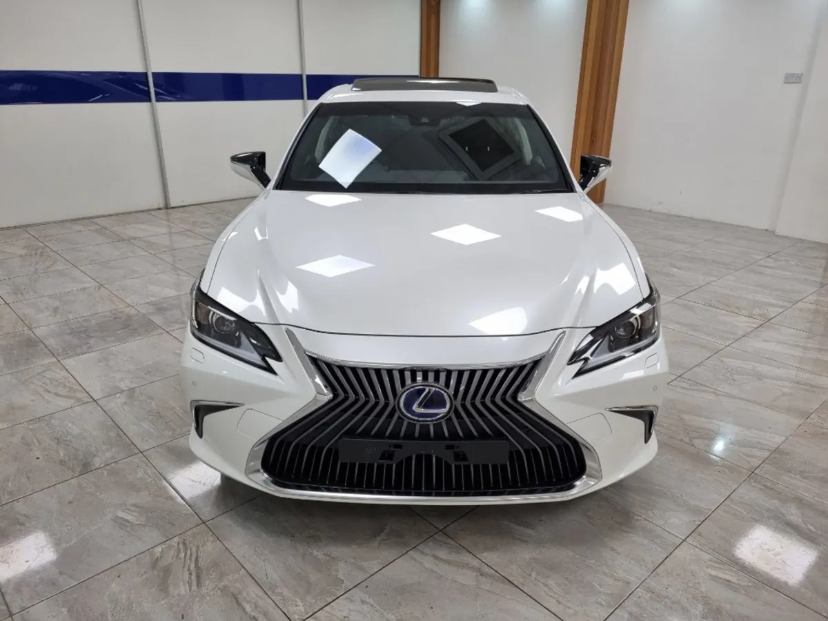 Lexus ES 300h Sunroof - Image 2