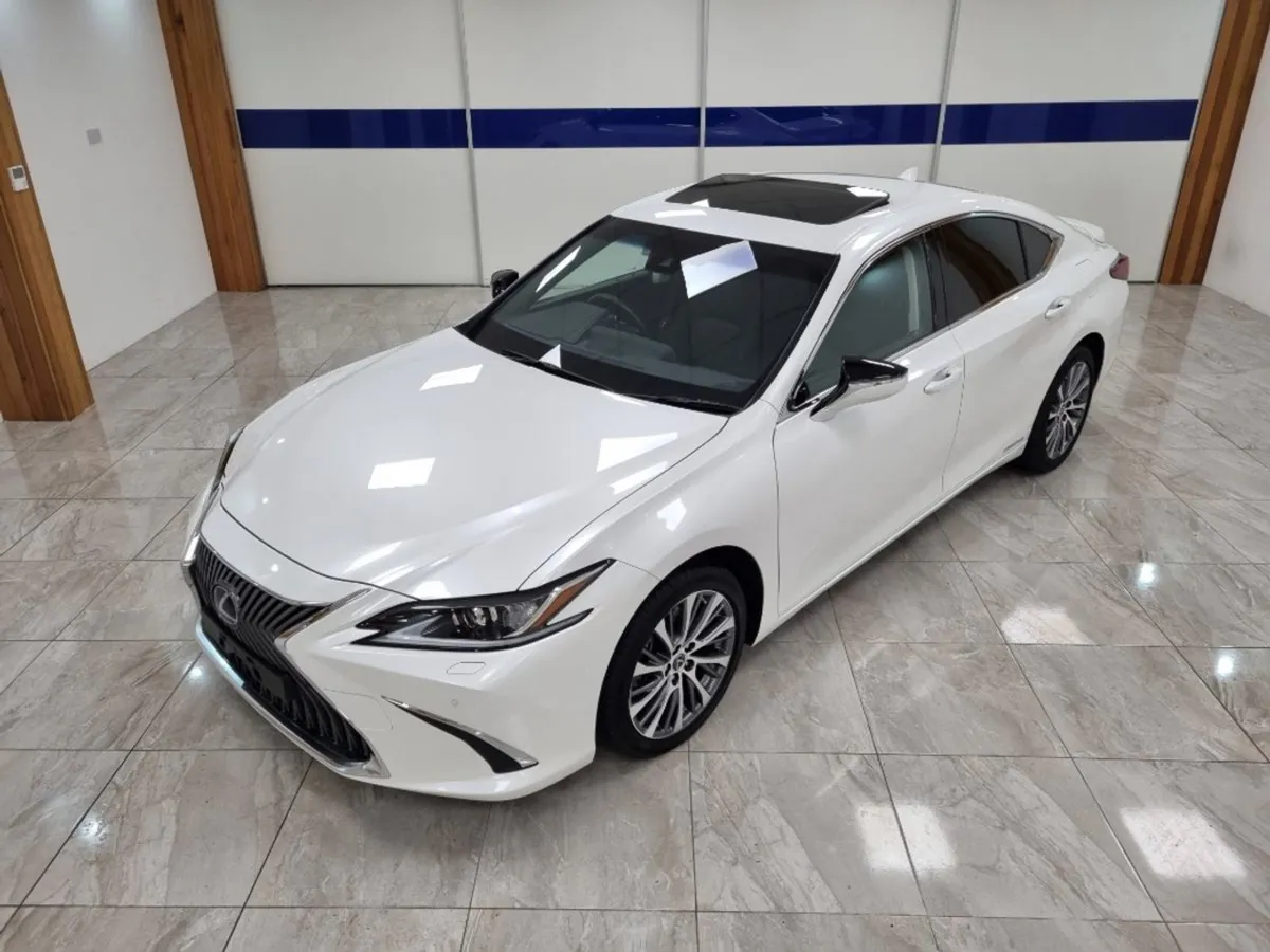 Lexus ES 300h Sunroof - Image 3