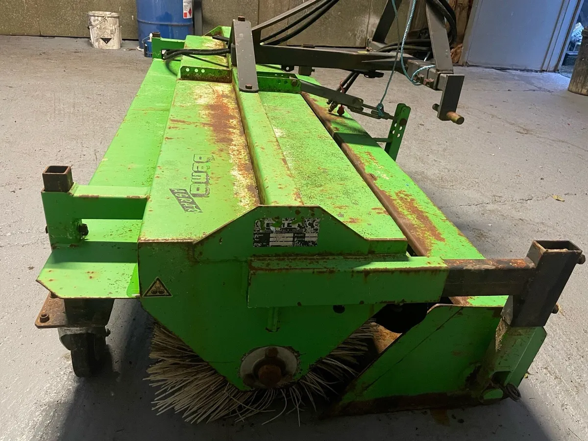 Road sweeper - Image 4