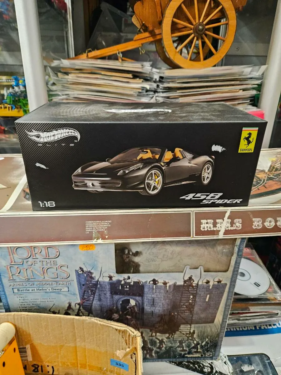 Corgi Hotwheels Elite Ferrari 458 Spider 1.18 - Image 1