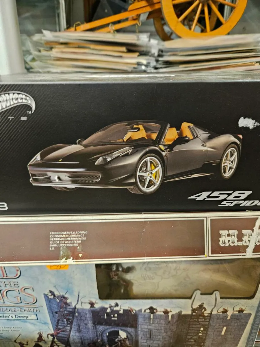 Corgi Hotwheels Elite Ferrari 458 Spider 1.18 - Image 2