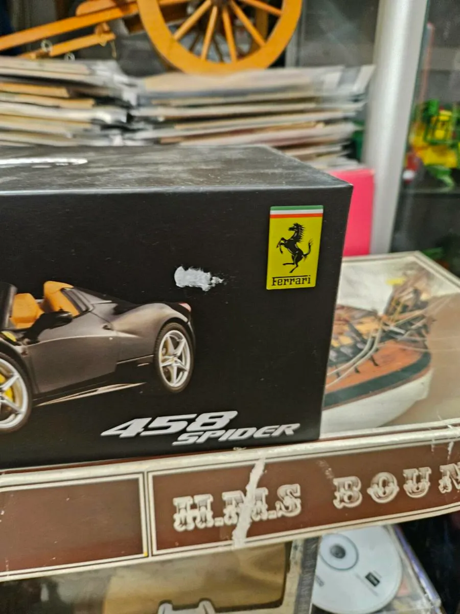 Corgi Hotwheels Elite Ferrari 458 Spider 1.18 - Image 3