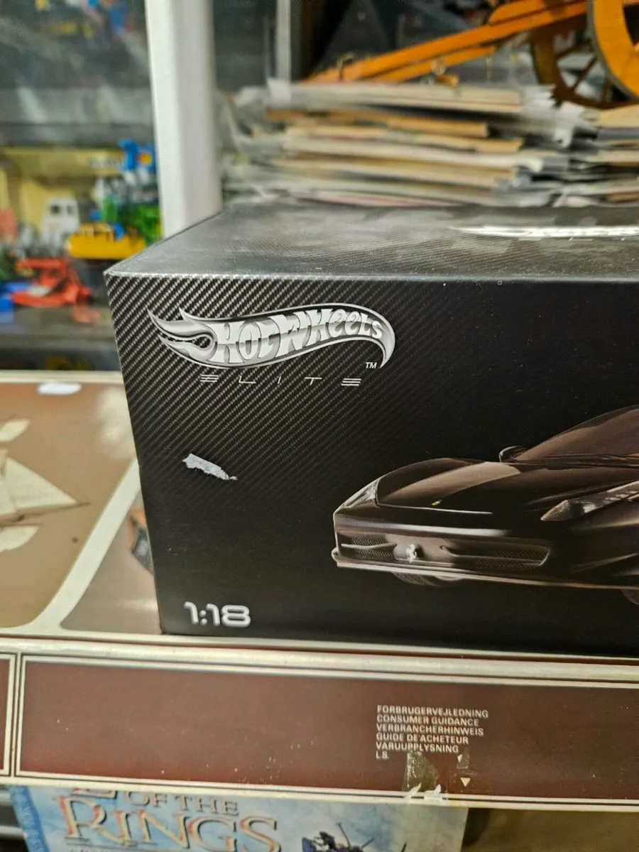 Corgi Hotwheels Elite Ferrari 458 Spider 1.18 - Image 4
