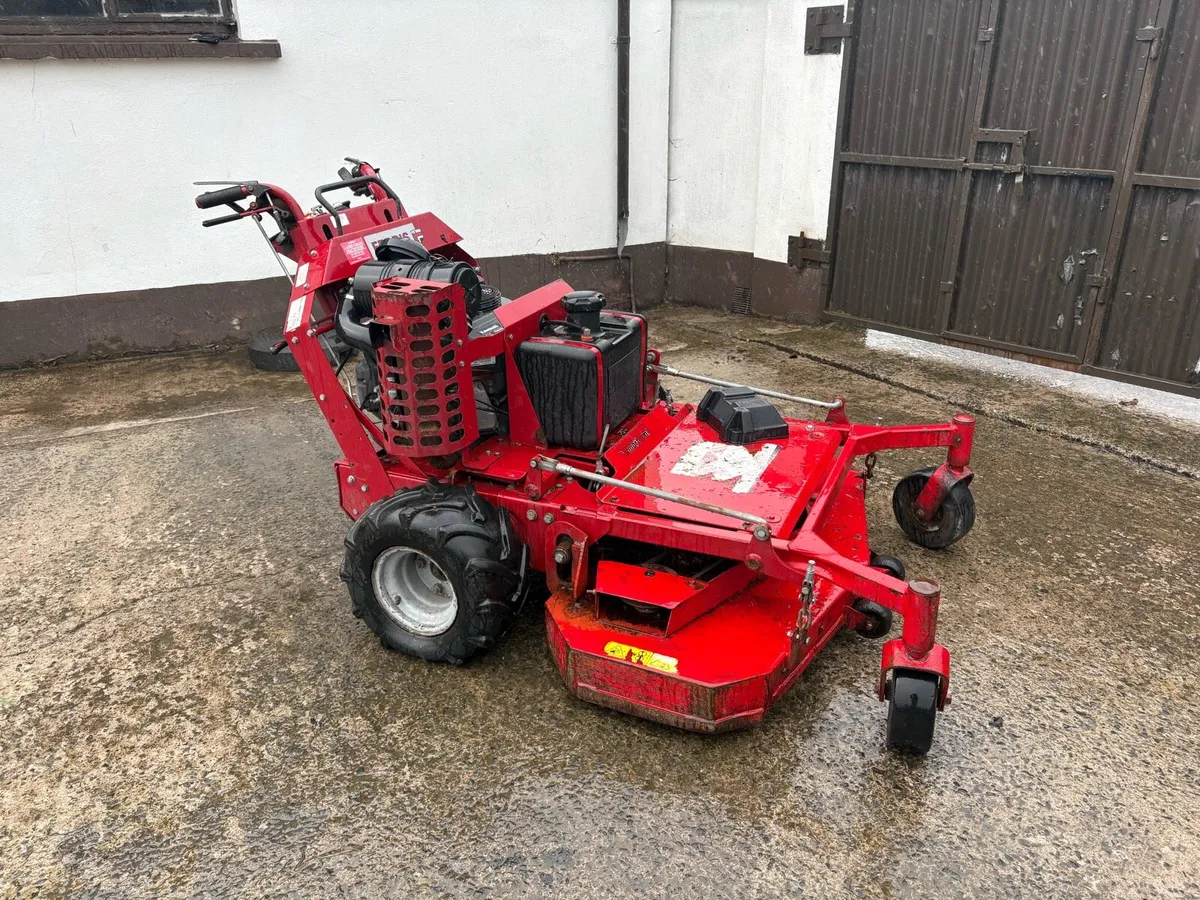 Ferris FW 35 48 inch Deck Commercial Mower - Image 1