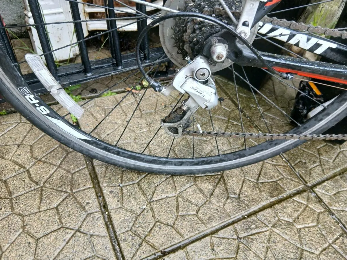 Gents hybrid road bike - Image 4