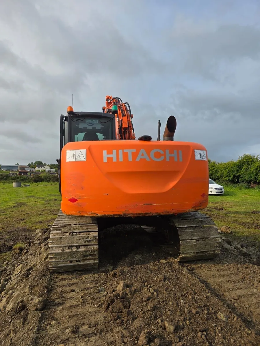 Hitachi digger - Image 2