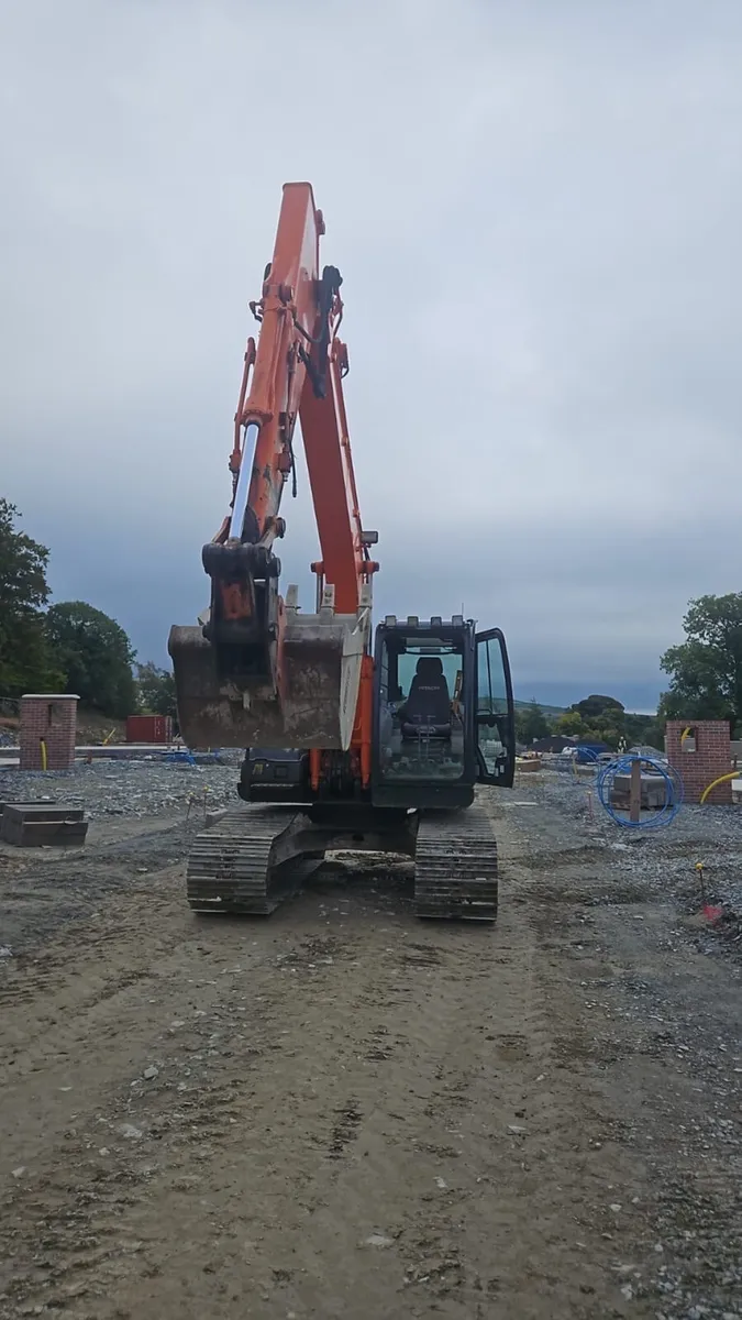 Hitachi digger - Image 4