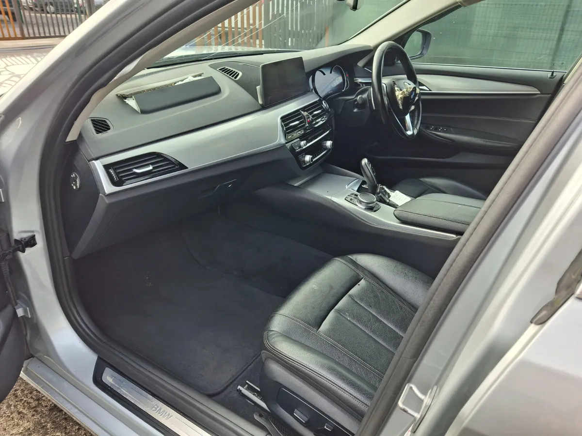 2018 BMW 520D Automatic 2.0D.light Damage - Image 4