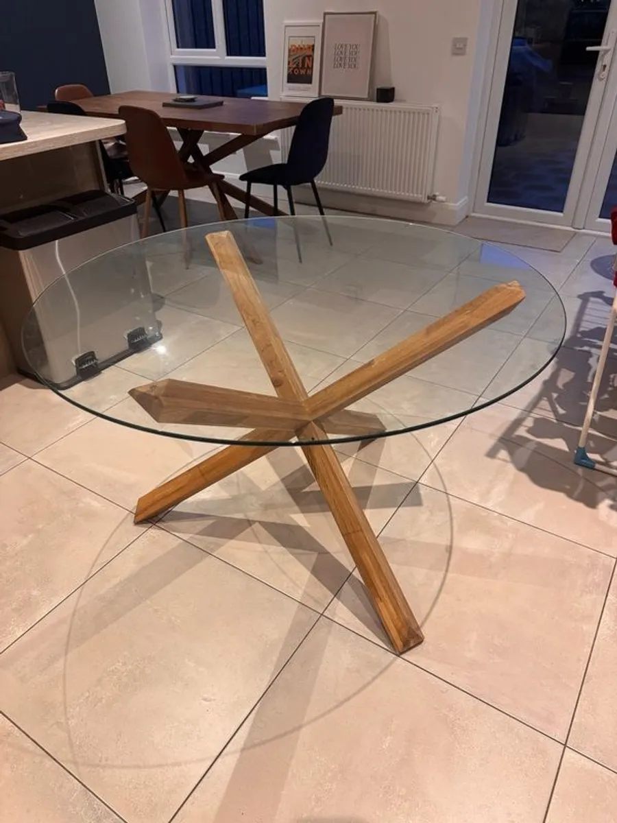 Glass kitchen table NEED GONE ASAP