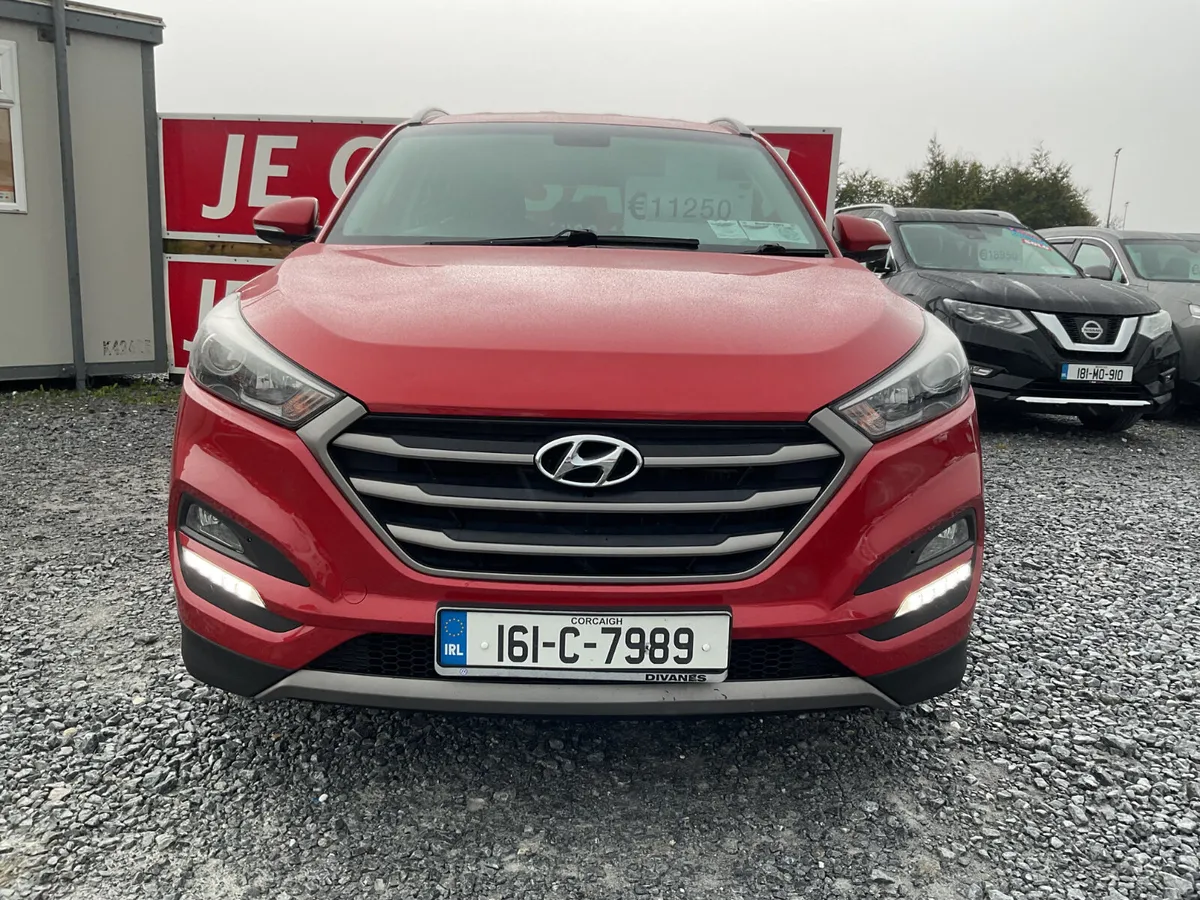 HYUNDAI TUCSON 1.7 EXECUTIVE SAT-NAV LEATHER - Image 3