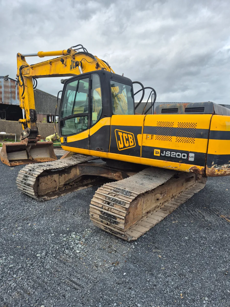 2001 JCB JS200LC NO VAT - Image 2