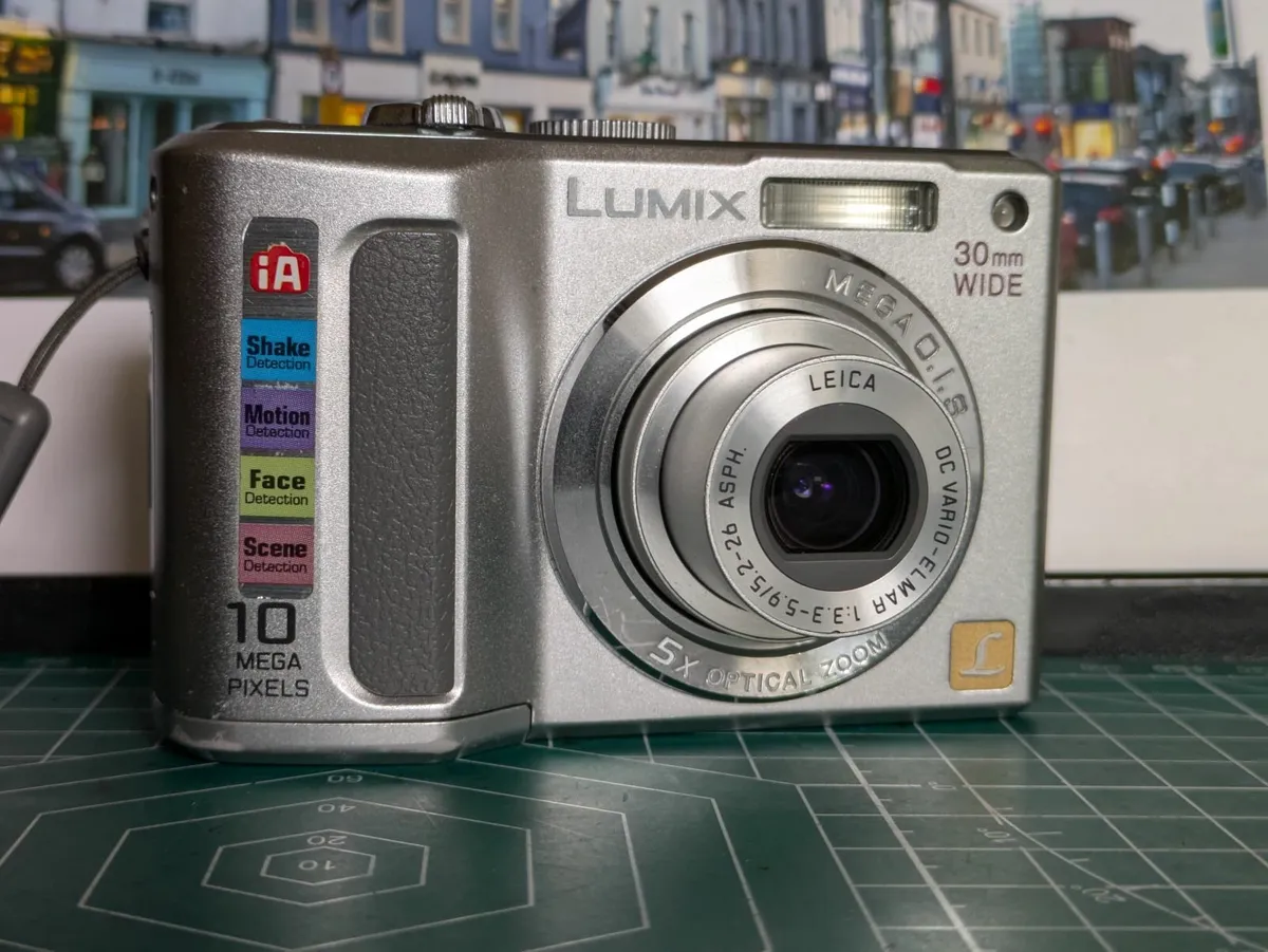 Panasonic Lumix 10MP CCD🎨 digital compact camera - Image 1