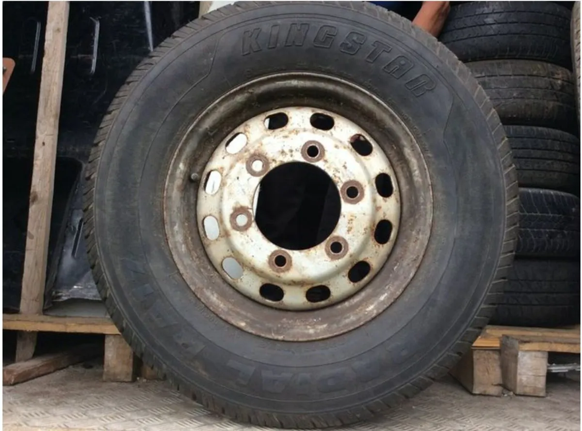 Ford Transit 190 steel rims and tyres  x 5 - Image 2