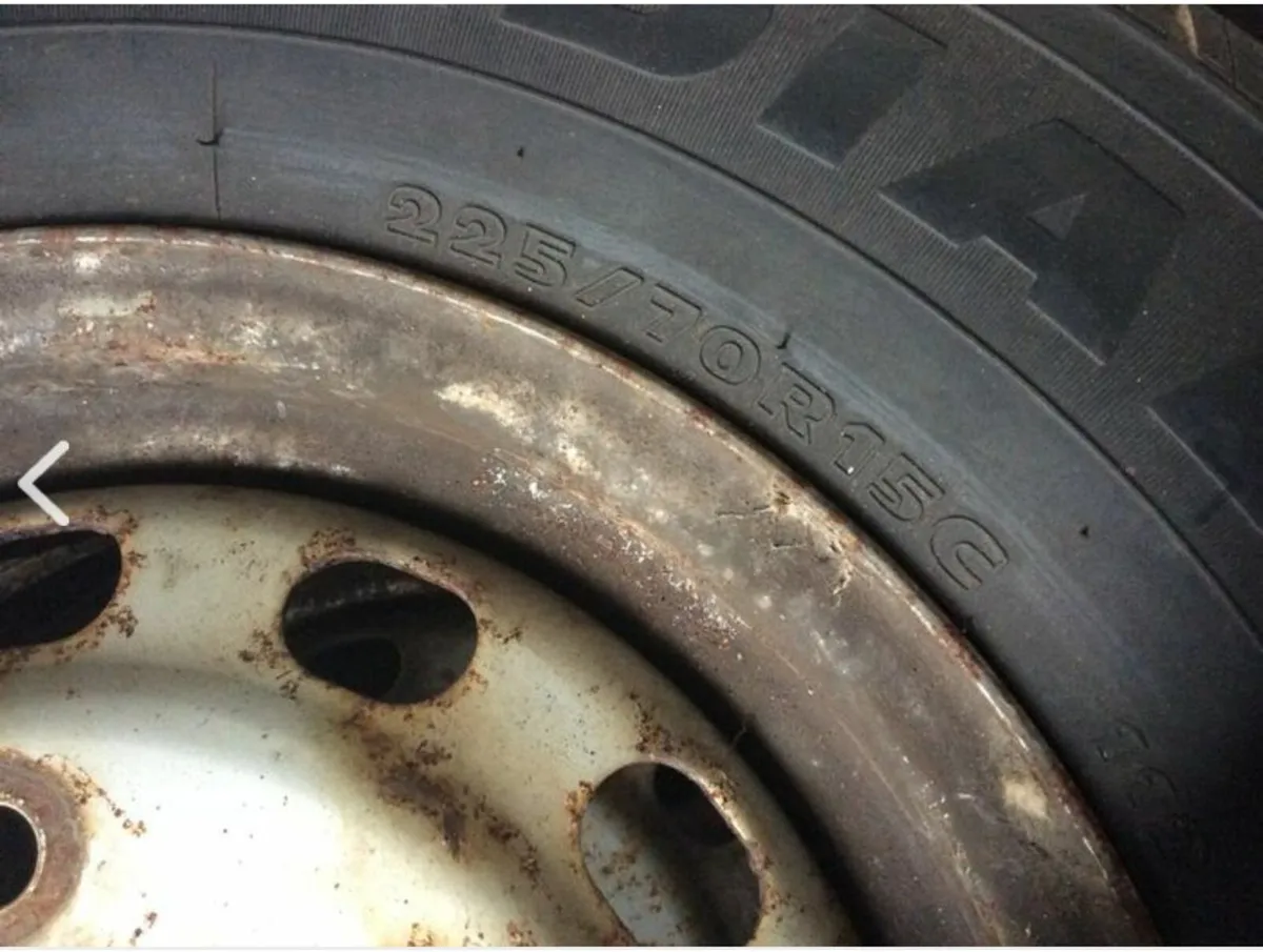 Ford Transit 190 steel rims and tyres  x 5 - Image 4