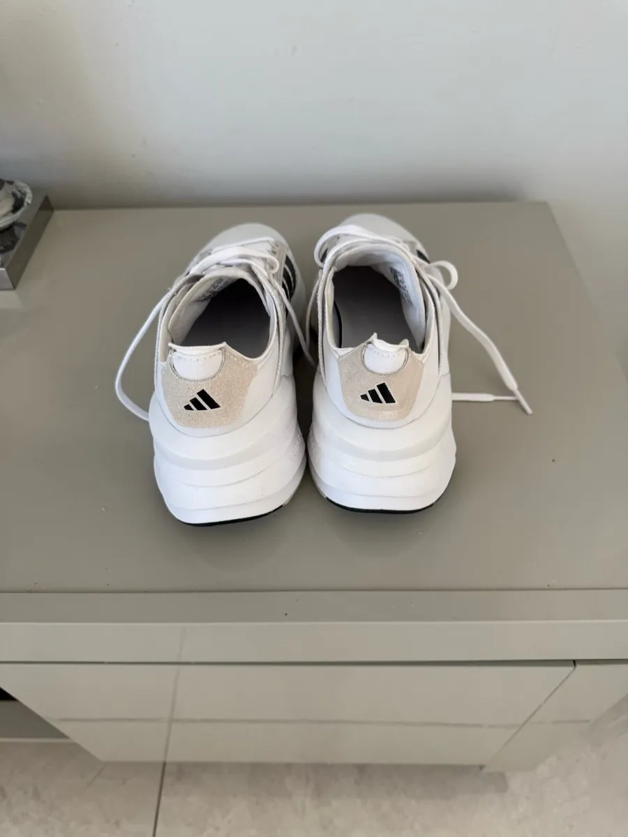 Ladies trainers - Image 3