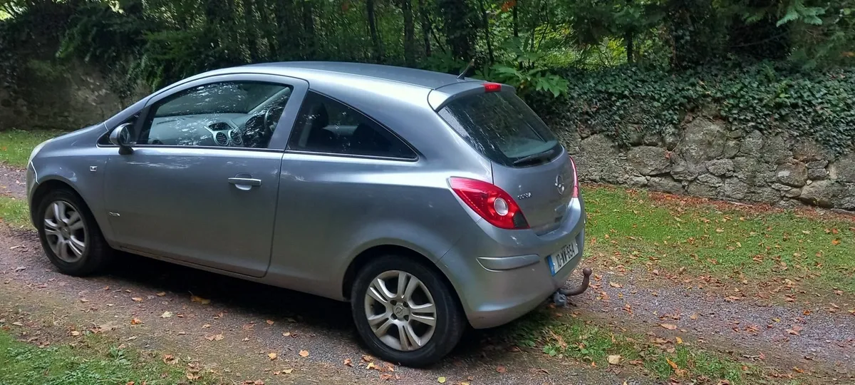 Opel Corsa 2010 - Image 2