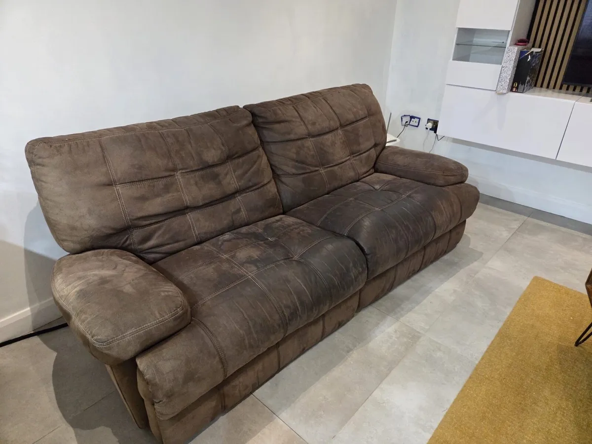 Free recliner sofa - Image 4
