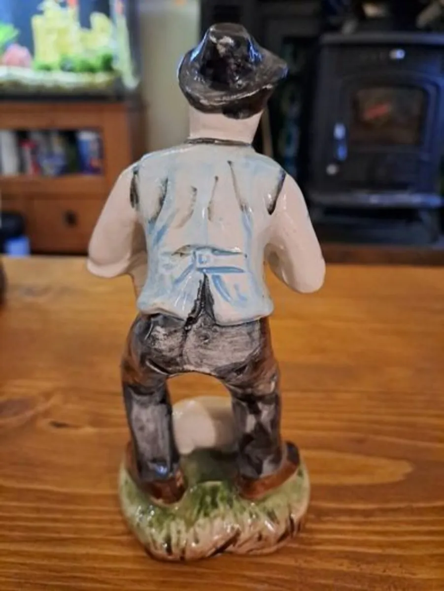 Vintage farmer figurine - Image 2