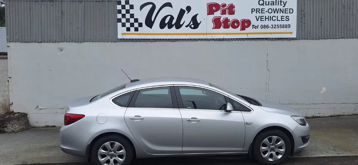 Opel Astra 2017 - Image 2