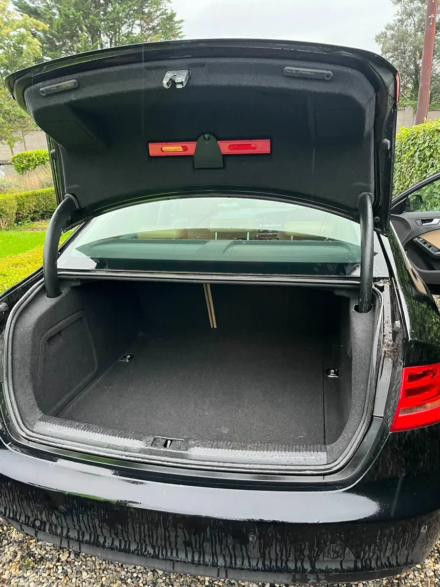 Audi A4 2014 - Image 2