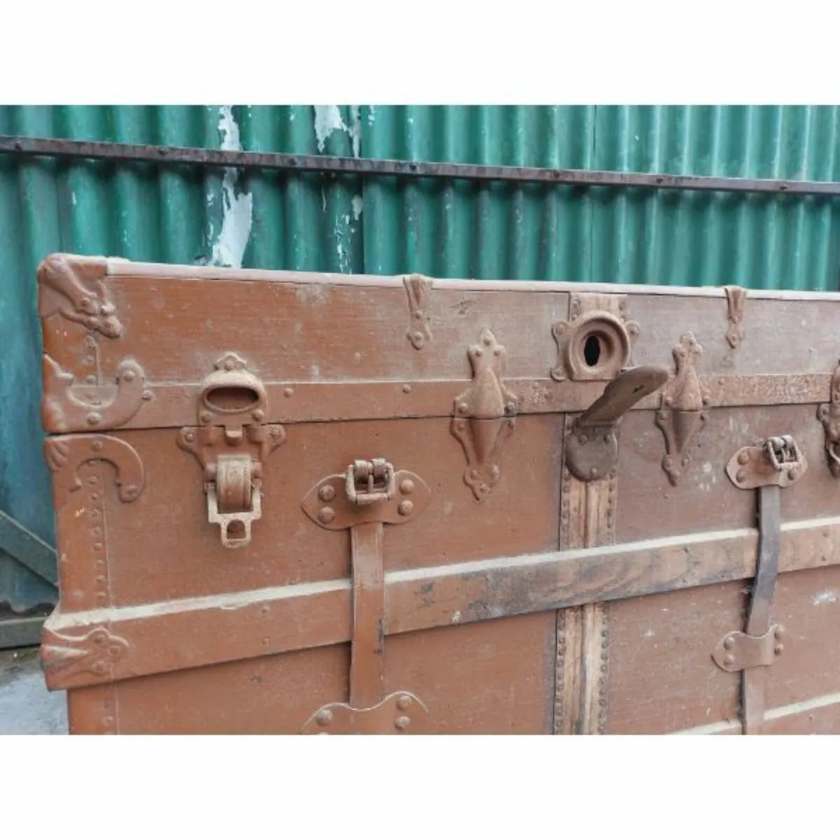 Large Antique Travel Trunk – KAS251 - Image 3