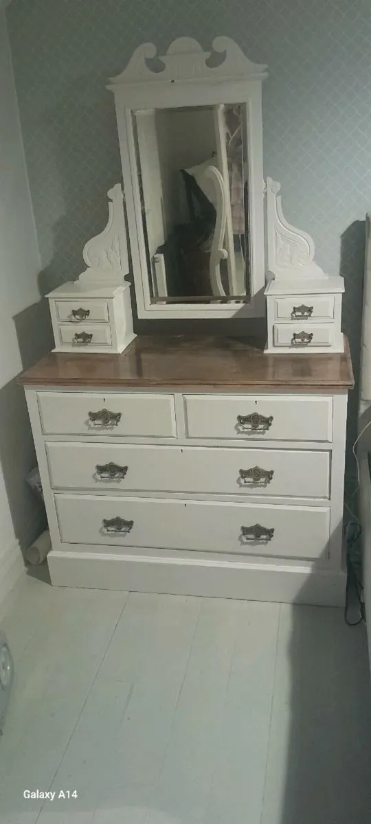 Antique  dress3s