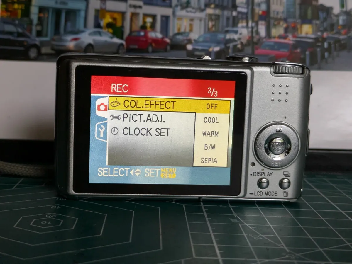 Panasonic Lumix FX-07 - Image 3