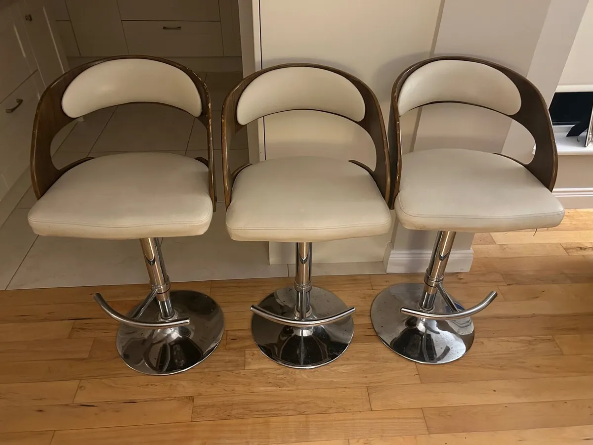 Kitchen stools - Image 1