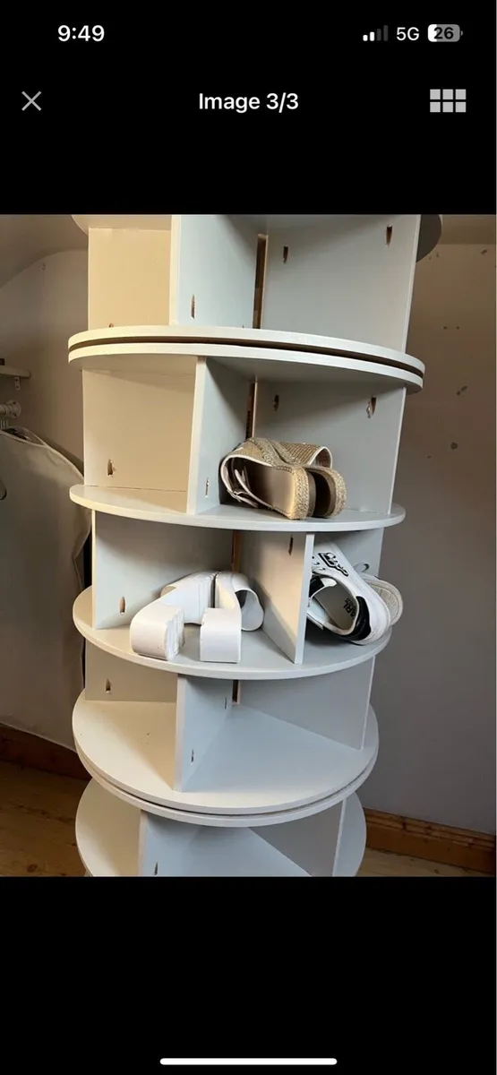 Timber shoe carousel - Image 1