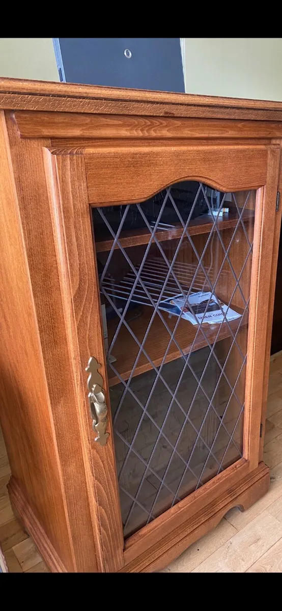 Glass cabinet