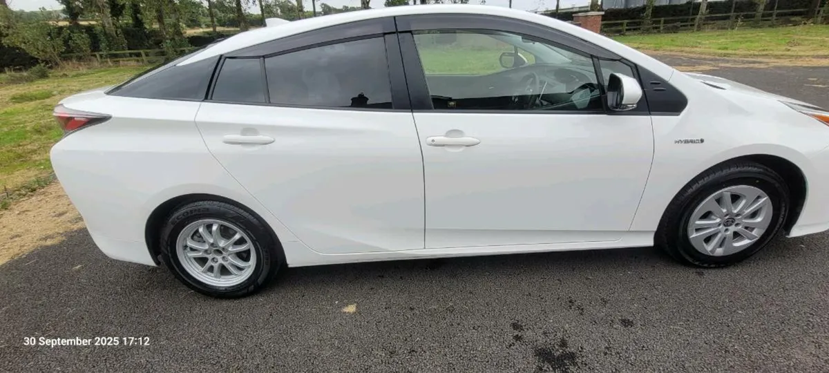 Toyota Prius 181, 65,000 km - Image 3