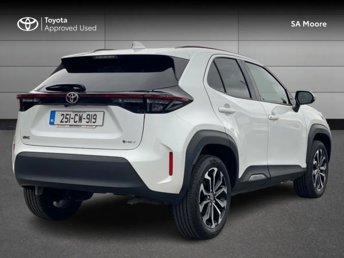 Toyota Yaris Cross LUNA SPORT DEMO - Image 2