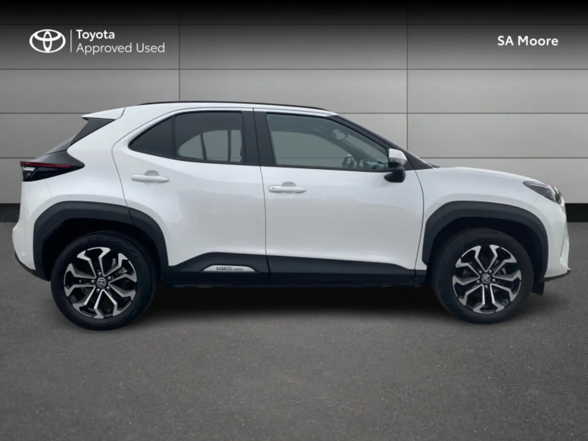 Toyota Yaris Cross LUNA SPORT DEMO - Image 3