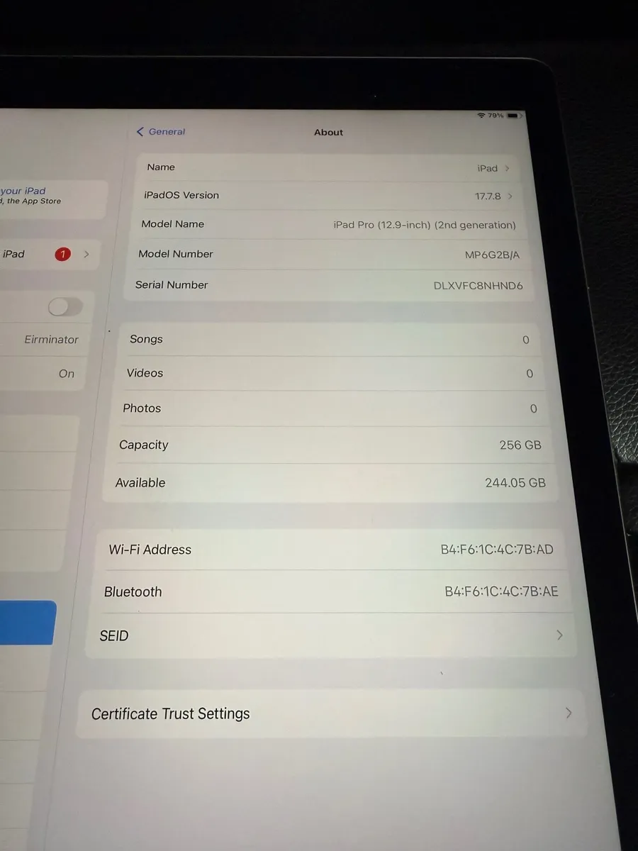 iPad Pro 12.9inch 2nd gen 256SSD - Image 2