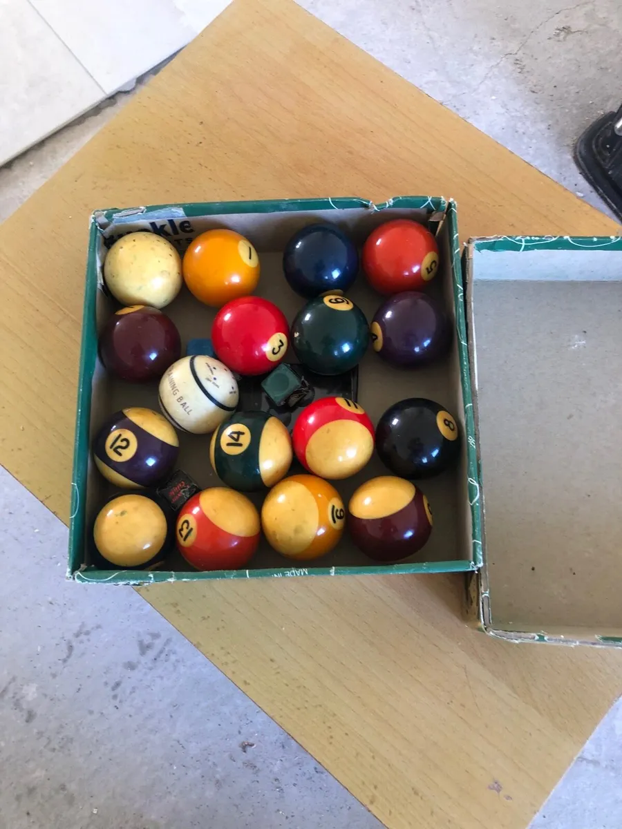 Pool balls - Image 1