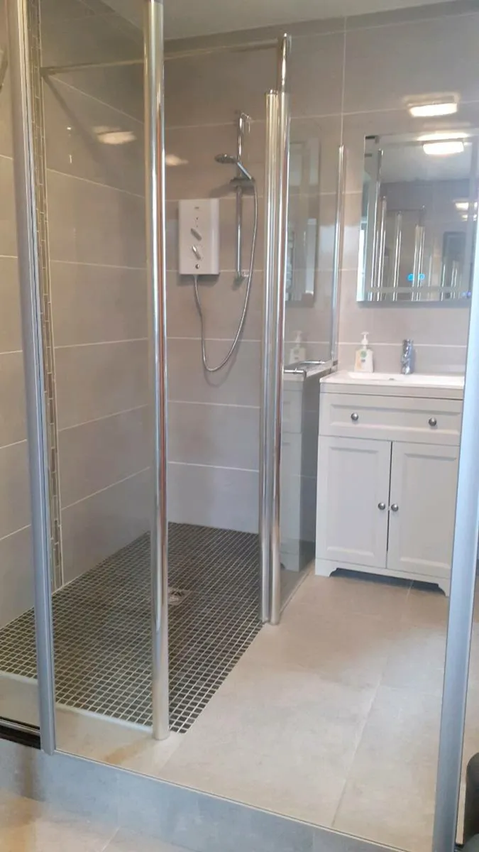 Wet room complete sump kit and all glass panels - Image 4
