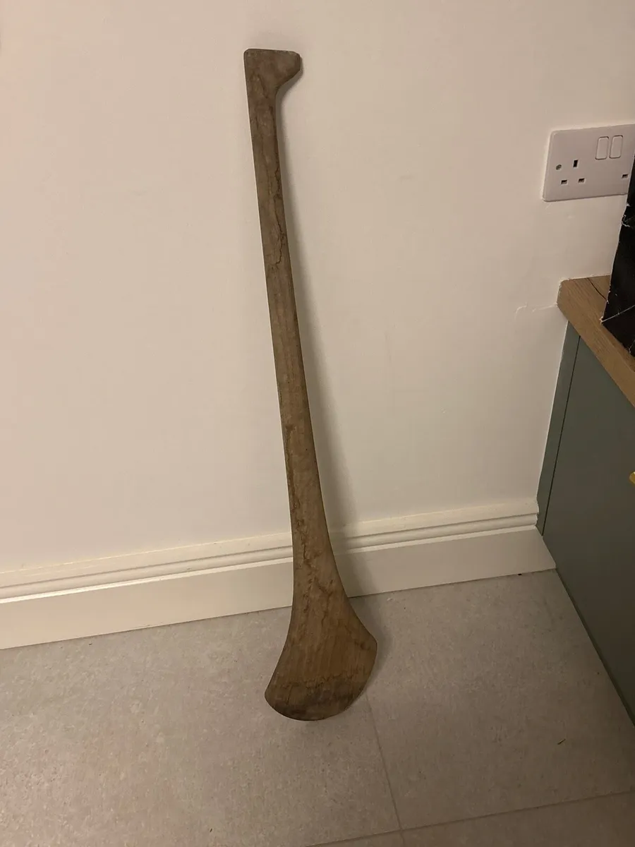 Men’s size 33 hurl - Image 1