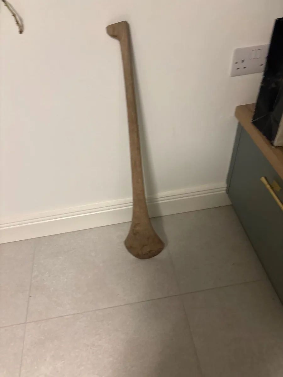 Men’s size 33 hurl - Image 2