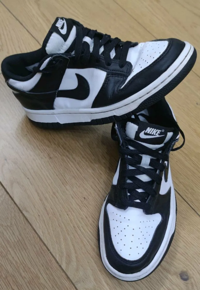 Nike shoes (5) - Image 2