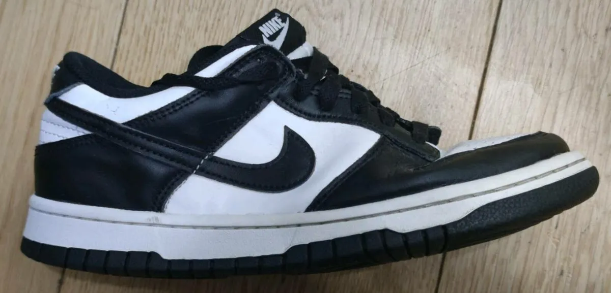 Nike shoes (5) - Image 3