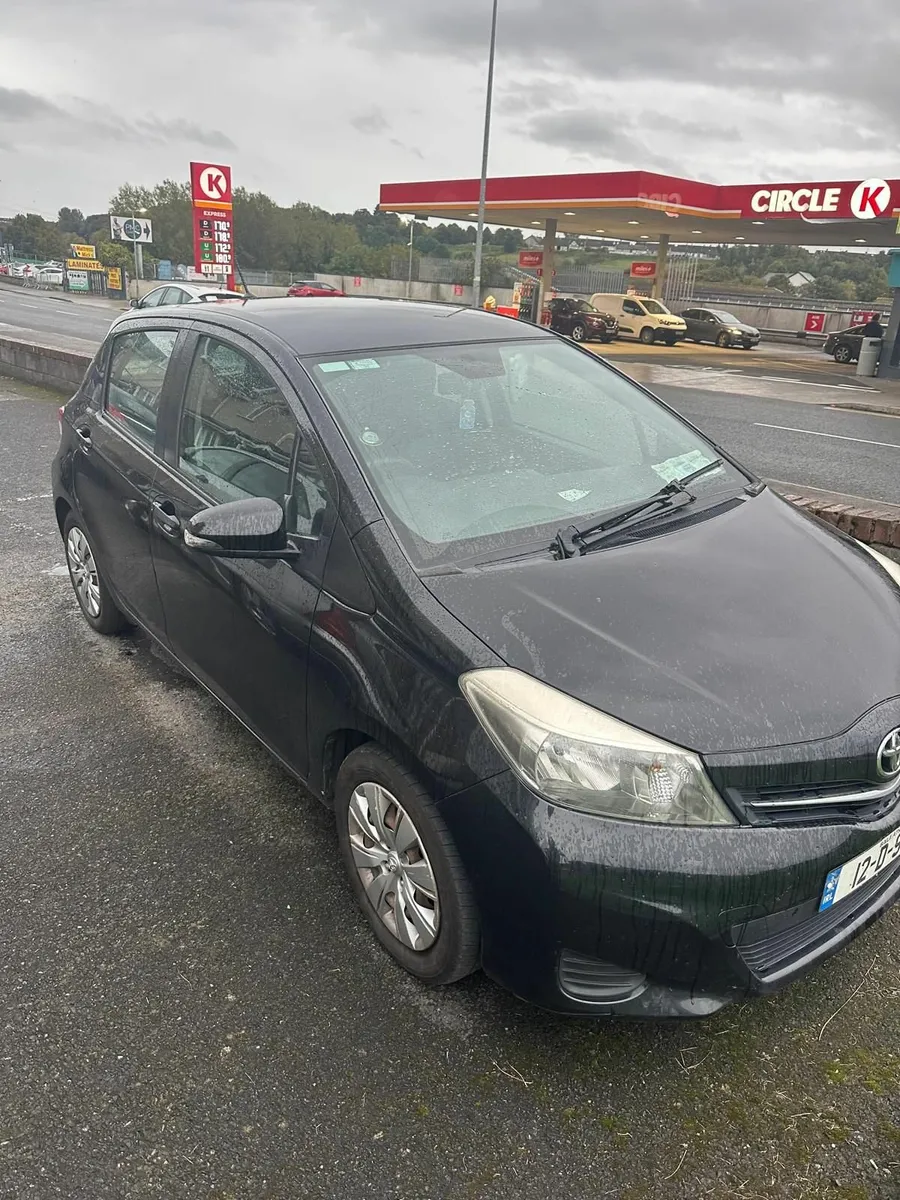 Toyota Yaris 2012 - Image 2