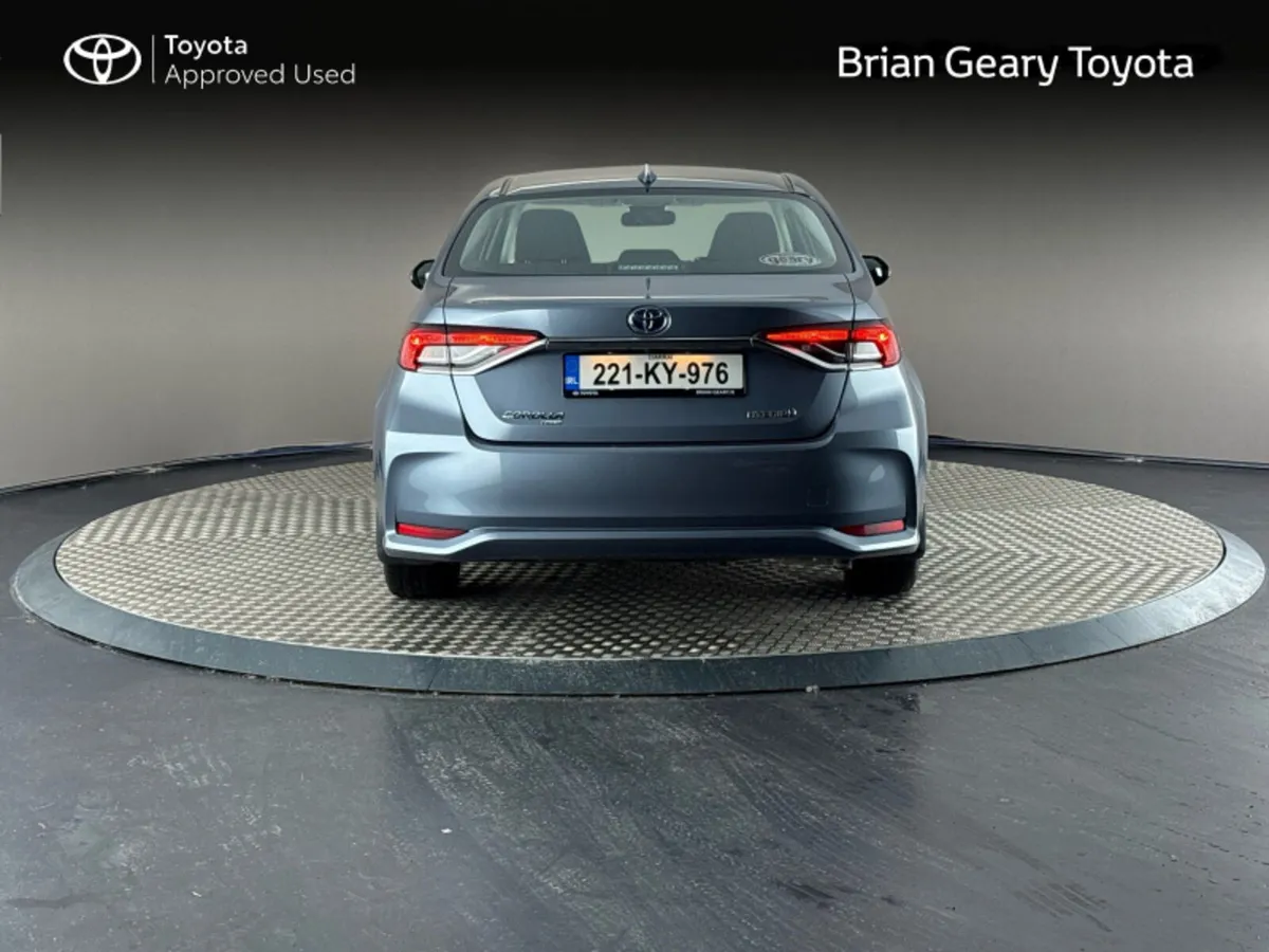 Toyota Corolla HYBRID LUNA - Image 4